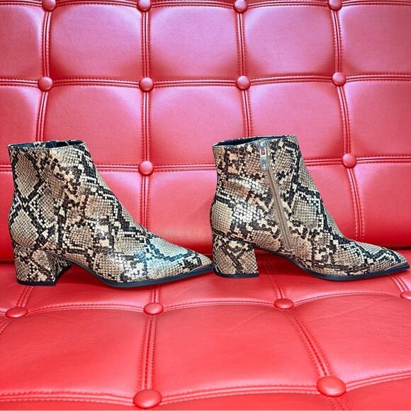 Kenneth Cole Roanne Toffee & Black Faux Snakeskin Block Heel Side Zip Bootie Sz6 - Picture 8 of 13